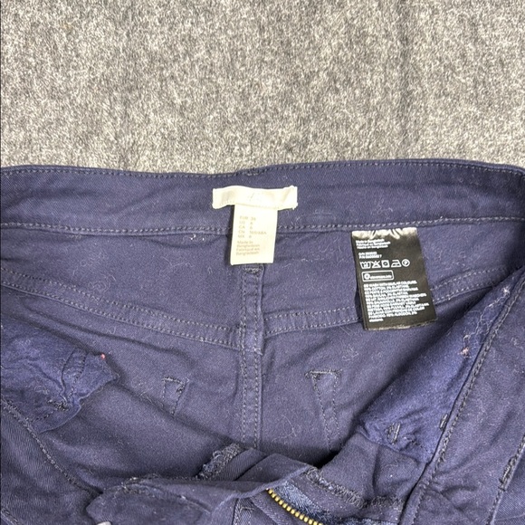 H&M Blue Jean Shorts Fitted Cuffed Hem - Picture 4 of 4